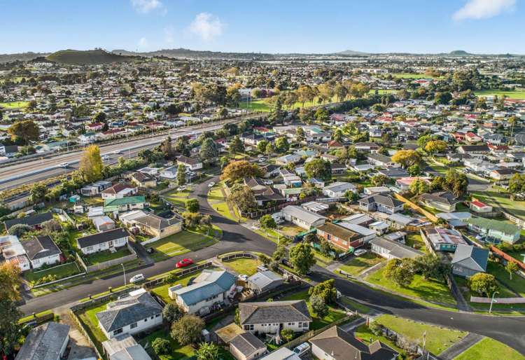 39 Staverton Crescent Mangere_9