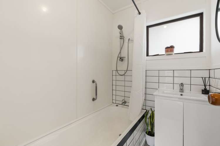 1/38 Aeroview Drive Beach Haven_13