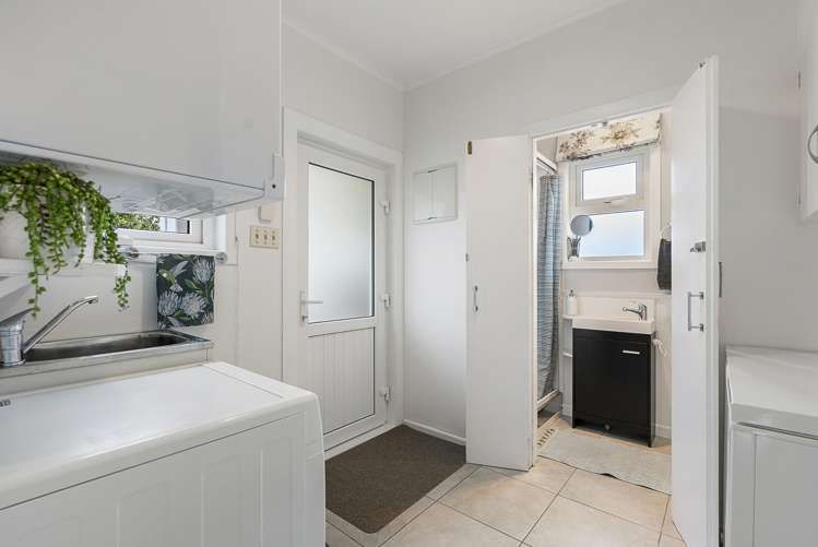 53 Paparoa Road Cockle Bay_17