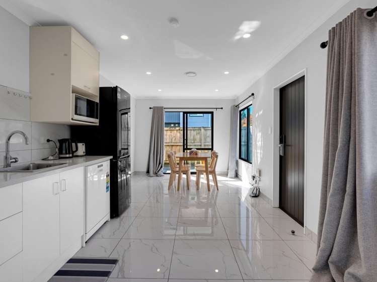 1/105 Knighton Road_5