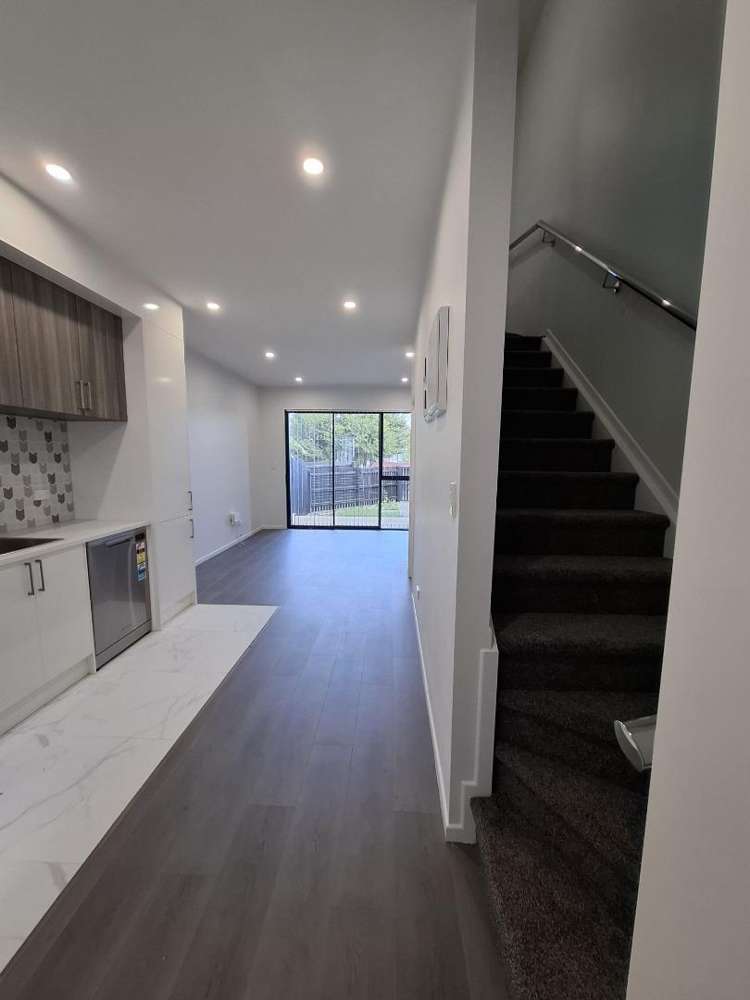 2/17 Barneys Farm Road Clendon Park_1