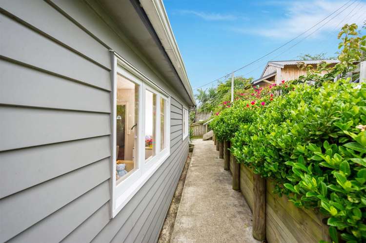 669 Beach Road Rothesay Bay_25