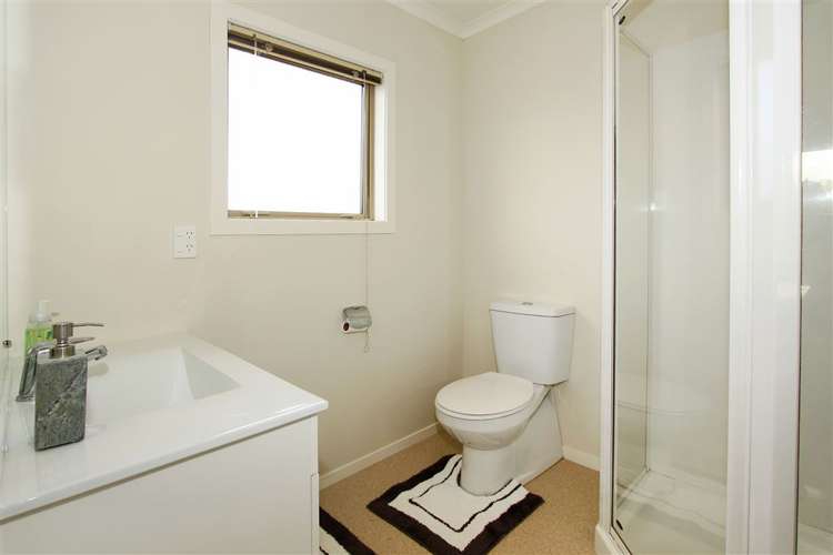 42 Te Puia Drive Aotea_14