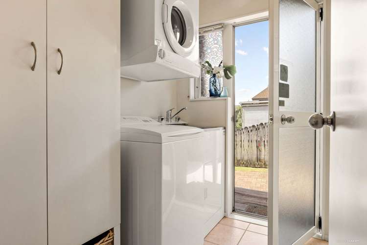 1 Midvale Place Pakuranga Heights_11