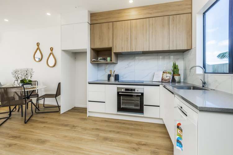 8/14 Clendon Place Manurewa_5