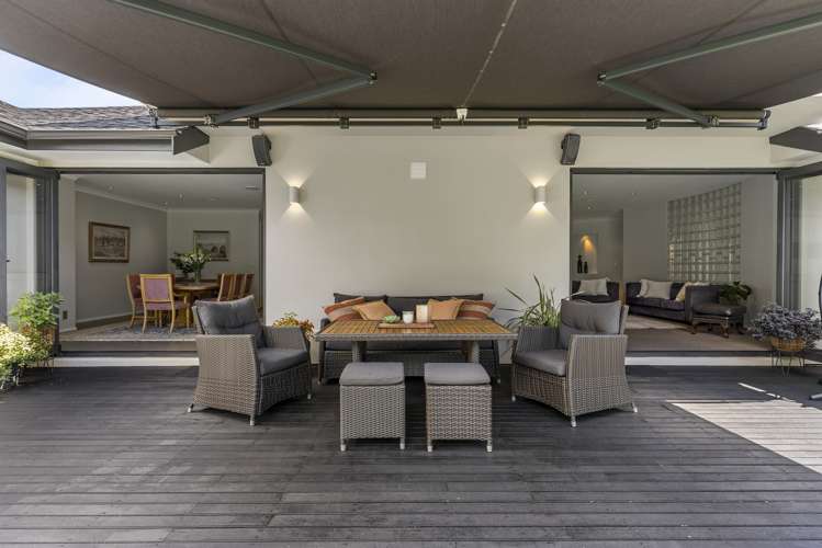 62 Shelter Drive Greenhithe_18