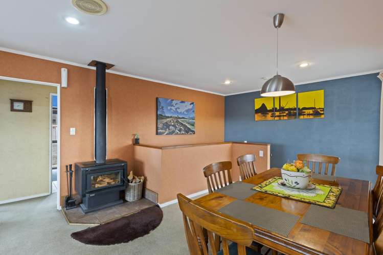 8a Walmer Grove Bell Block_17