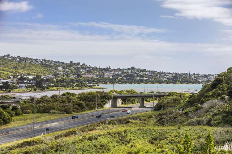 11 Wairau Lane Aotea_11