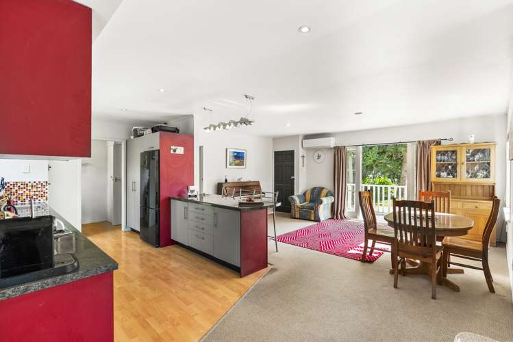 184 Golf Road Titirangi_15