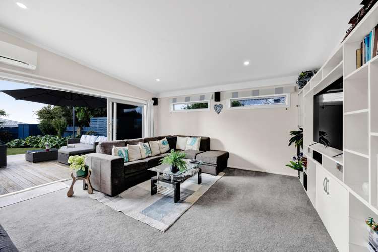 14 Culzean Grove Bell Block_11