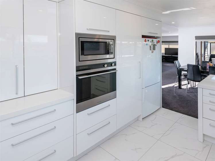 53a Uxbridge Road Mellons Bay_3