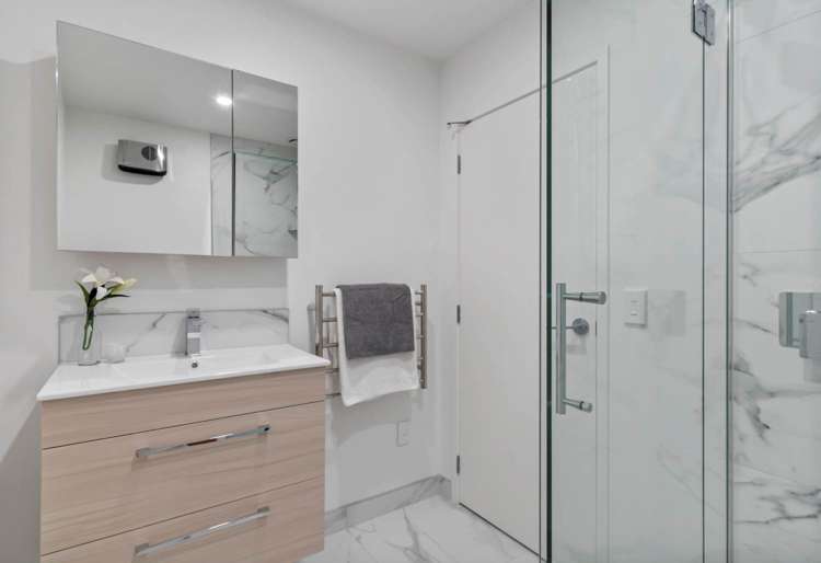 2/137 Tirimoana Road Te Atatu South_6