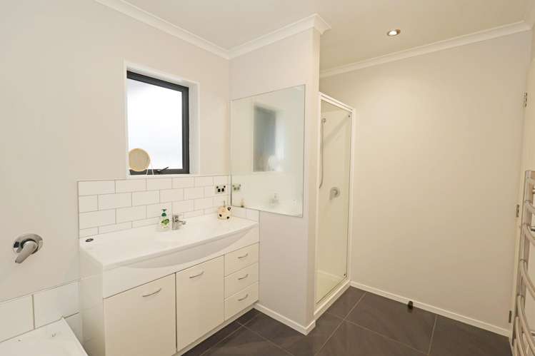 54 Hoffman Court Waikiwi_23