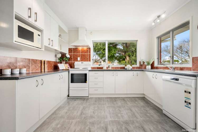 1/123 Gossamer Drive Pakuranga Heights_5