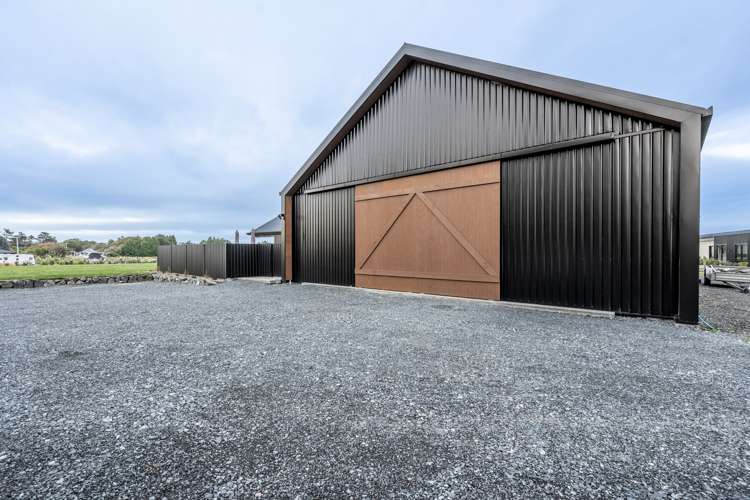 5 Black Road Otatara_14