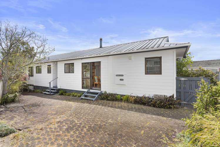 135 Everitt Crescent Whangamata_21