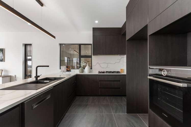 79 Michael Bosher Way Flat Bush_6