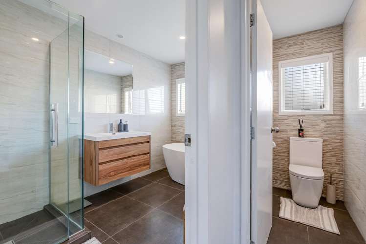 11 Azure Grove Unsworth Heights_12