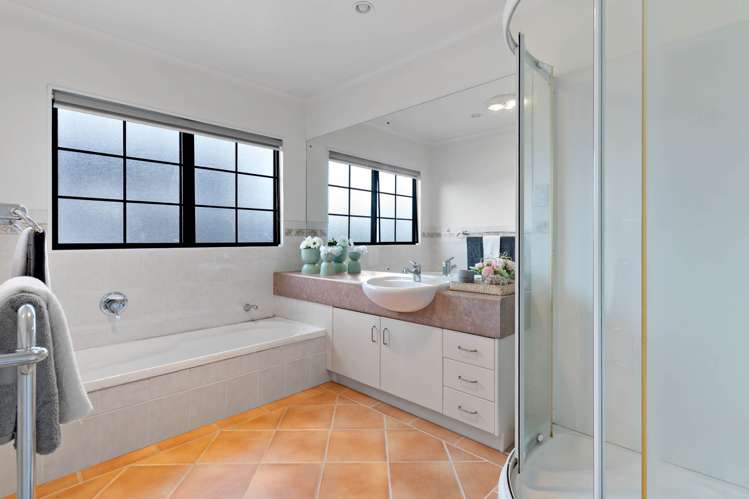 37 Panapa Drive St Johns Park_19
