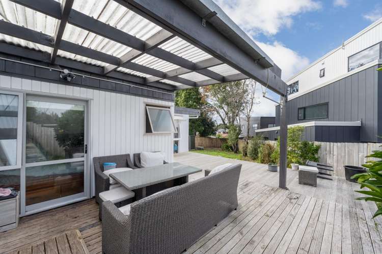 2/8 Wilbur Place Pakuranga Heights_4