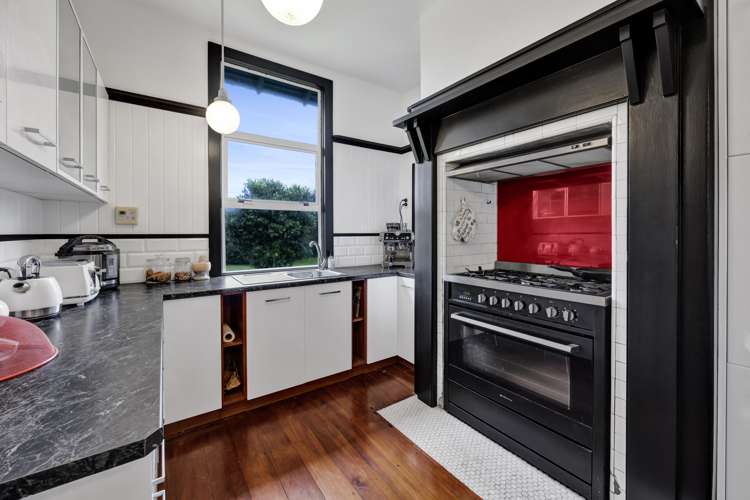 58 South Road Manaia_5