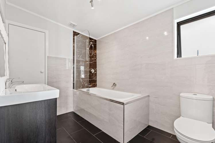 7 Vipond Road Stanmore Bay_17