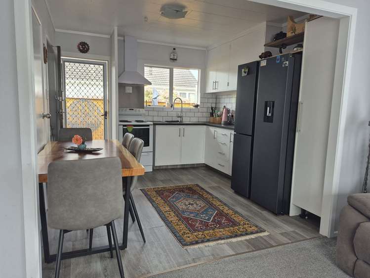 2/9 Whitley Avenue Ebdentown_1