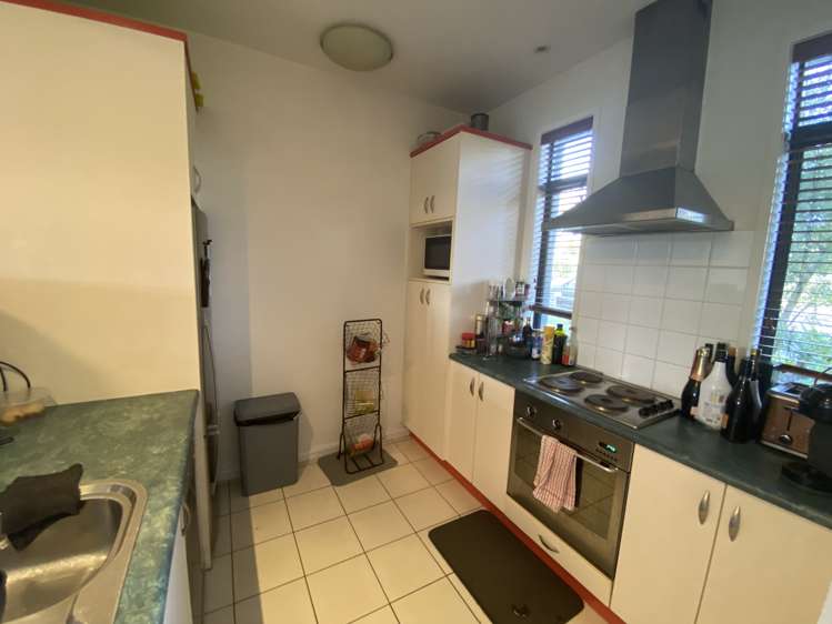 27/2 Armoy Drive Botany Downs_1