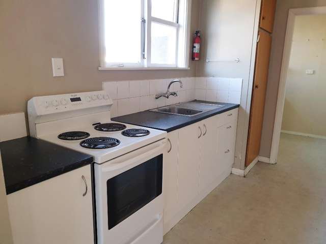 1101 Cunningham Crescent 10490_1