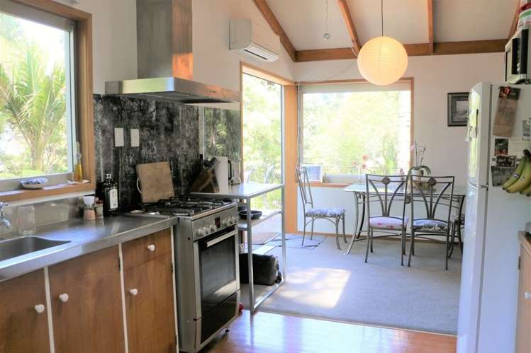 25 Opou Road Titirangi_4