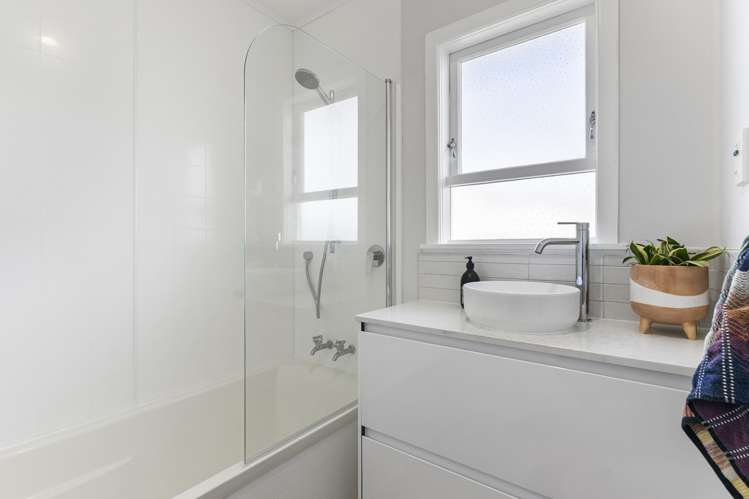 6 Japonica Drive Beach Haven_19