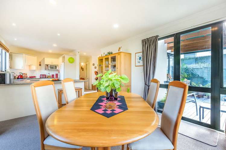 314 Hill Road The Gardens_25