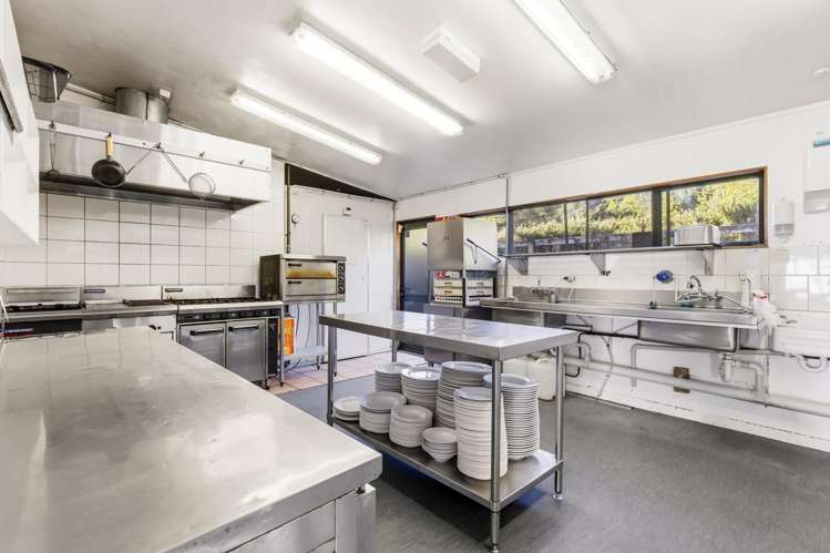 88 and 104 Waihi Road Tokaanu_11