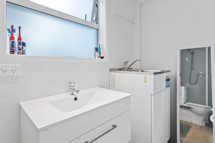 1/64 Seaview Road Castor Bay_30