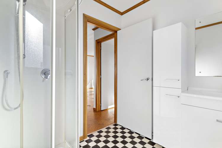 41 Charles Street Carterton_10