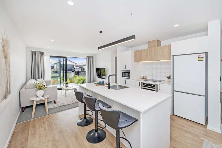 12 Miromiro Street_3