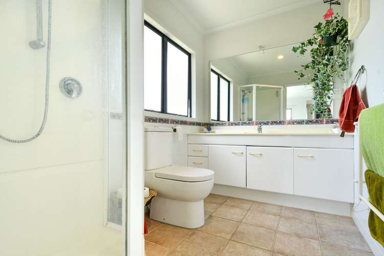 11 Rosetti Rise West Harbour_23