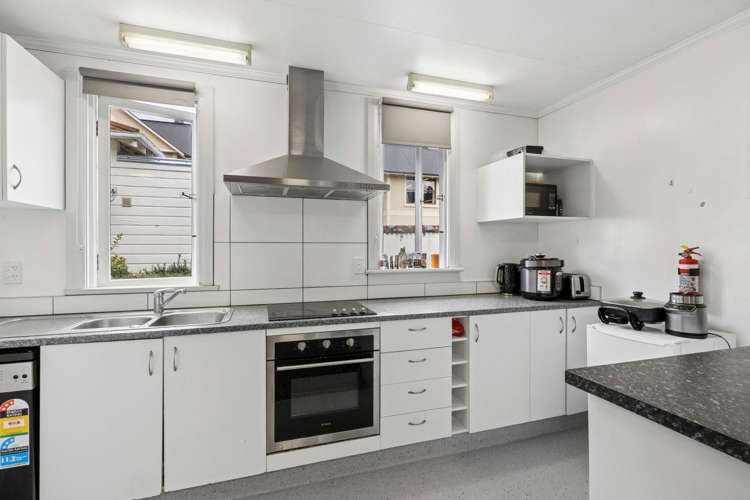 117 North Road North East Valley_2