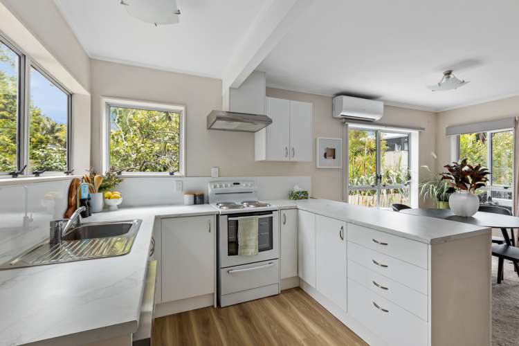 2 Shadon Place Stanmore Bay_9