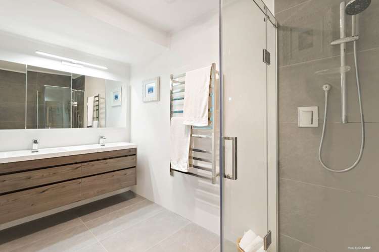 17 Seymour Road Mellons Bay_14