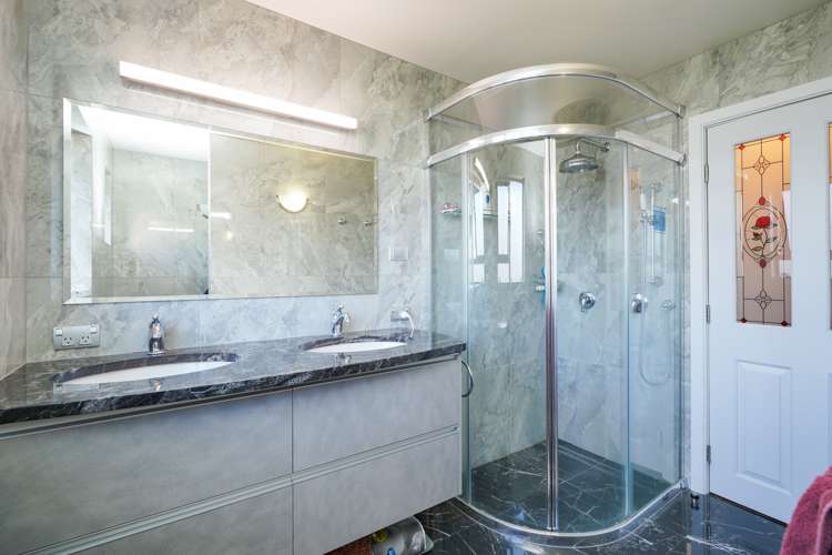 11 Lothian Crescent Strathern_11