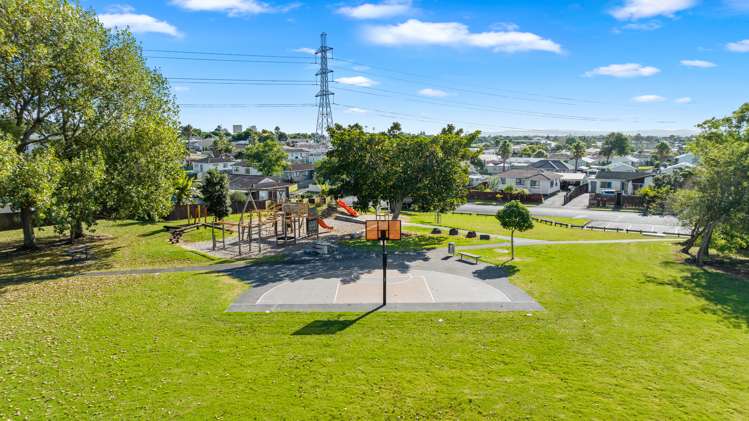 15 Dillon Crescent Clover Park_17