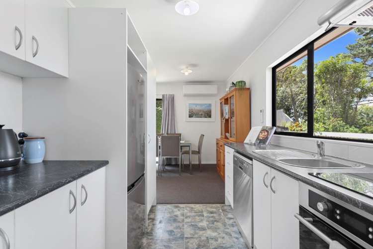 72a Solar Road Glen Eden_9