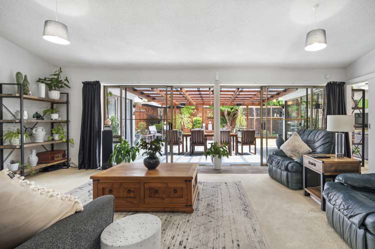 24 Hedge Row Sunnyhills_7