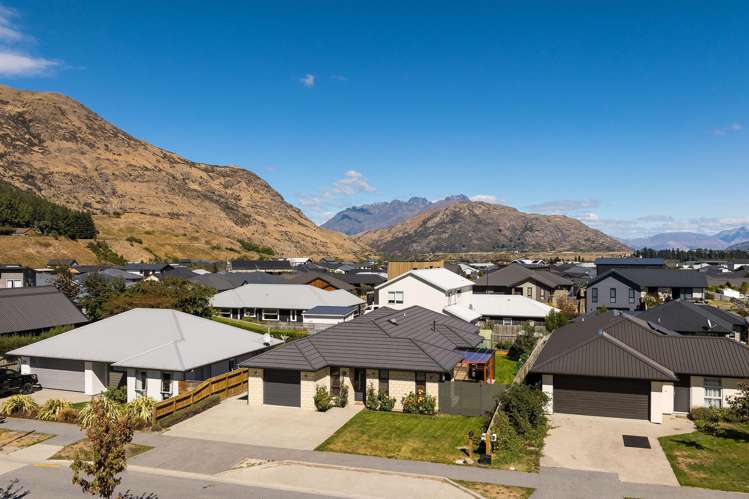 81 Risinghurst Terrace Lower Shotover_29