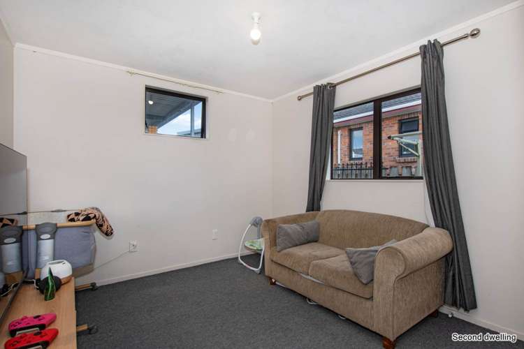 25 Memorial Drive Parahaki_26