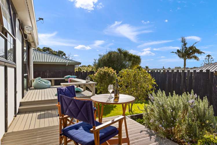 6 Lucy Foster Lane Red Beach_5