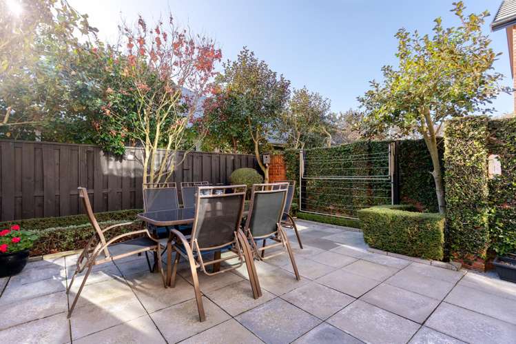 7 Henley Green Northwood_14