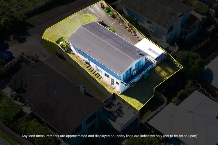 1/9 Colmar Road Mellons Bay_17