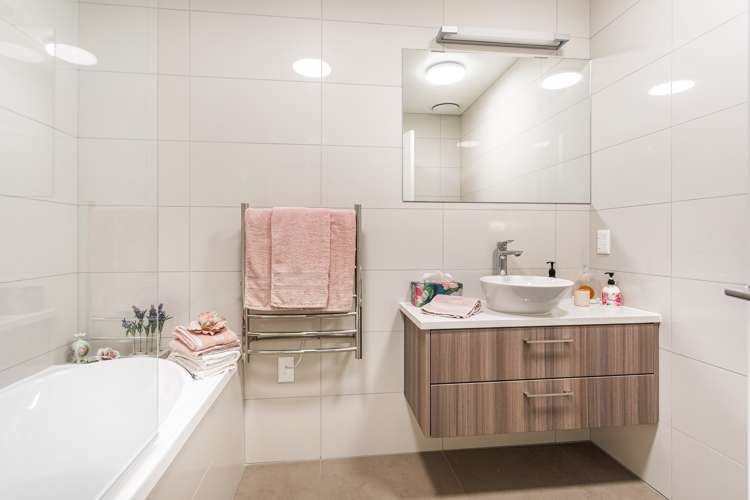 102 Eaves Bush Parade Orewa_14